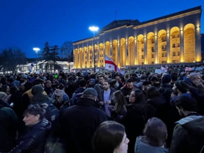 В Грузии отозван скандальный законопроект об иноагентах, обернувшийся стычками с полицией и задержаниями