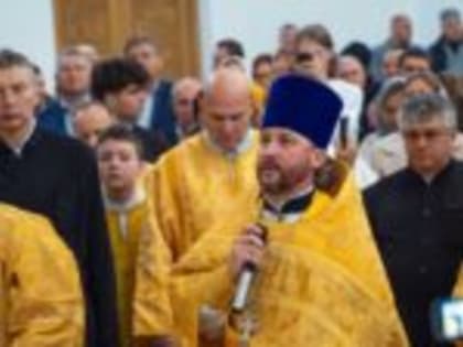 Божественная литургия в Кудрово: награды за вклад в строительство храмов