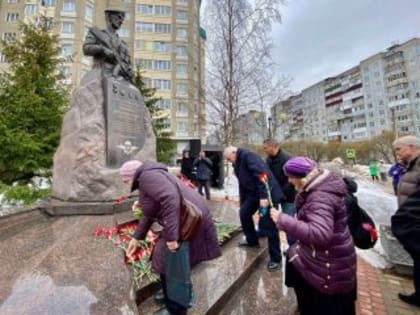 Память о шестой роте, ушедшей в бессмертие