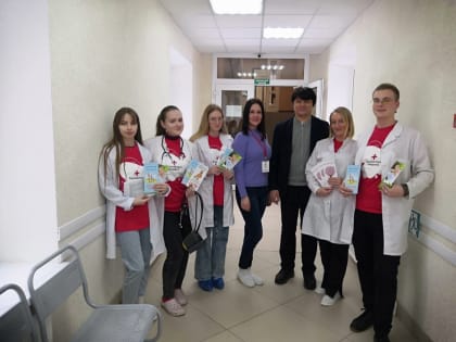 Тосненские студенты-медики провели пятничный день в Любанской поликлинике