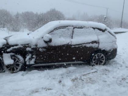 ДТП на трассе М-10: в попутном направлении столкнулись BMW и Ford