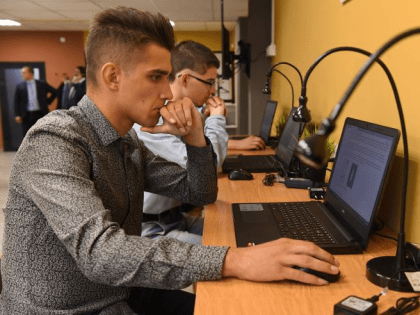 Молодым ленинградцам – ИТ-курсы