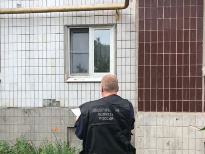 В Любани из окна квартиры выпала годовалая девочка