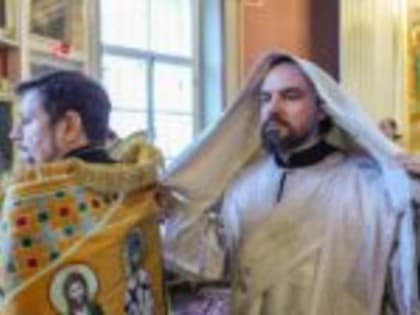 Божественная литургия в Выборге: хиротонии новых священнослужителей