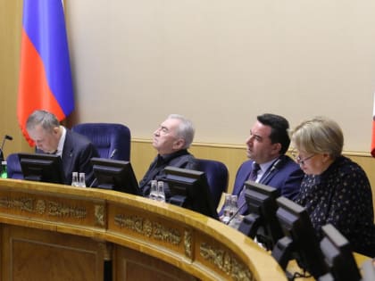 Депутаты областного парламента подняли вопросы о дефиците медицинских кадров и качестве здравоохранения