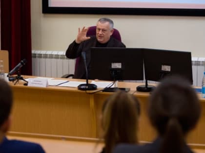 Александр Дрозденко назвал ленинградским студентам самые востребованные профессии