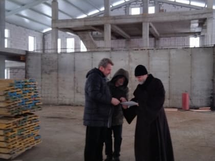 Благочинный Всеволожского округа посетил строящееся здание Епархиальной Православной гимназии "Логос"