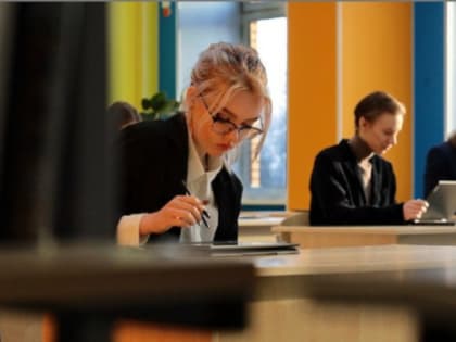 Выпускники Ленобласти сдают устный экзамен по иностранным языкам