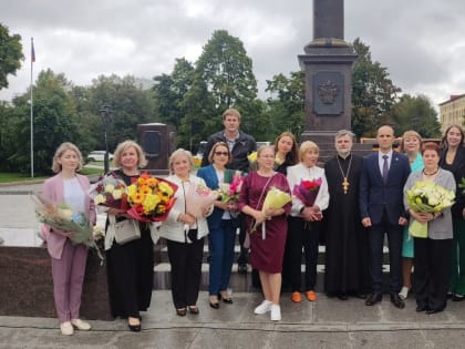 Священники Выборгской епархии поздравили учащих и учащихся с Днем знаний на торжественных линейках