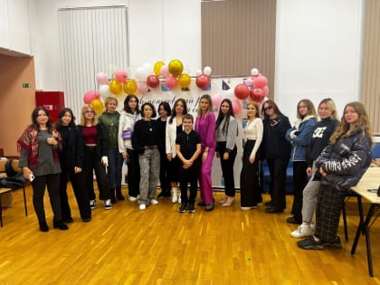 Молодёжь Ломоносовского района приняла участие в практикуме по ведению социальных сетей для молодёжных советов