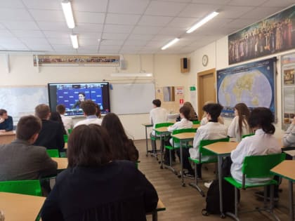 Во Всеволожске старшеклассникам рассказали о новейшей истории Крыма и Севастополя