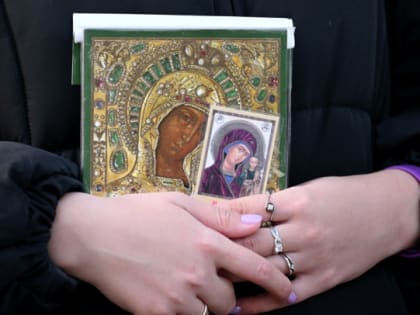 Патриарх Кирилл представил утраченную в прошлом веке Казанскую икону. Вернуть помог искусствовед