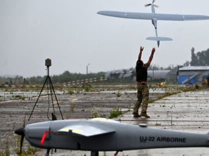 Украинский беспилотник атаковал административное здание в Курске