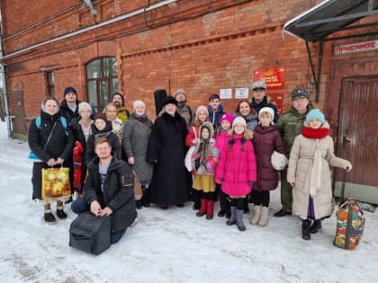 Настоятель Свято-Варваринского храма п.Рахья принял участие в поселковом мероприятии, посвященном Дню защитника Отечества