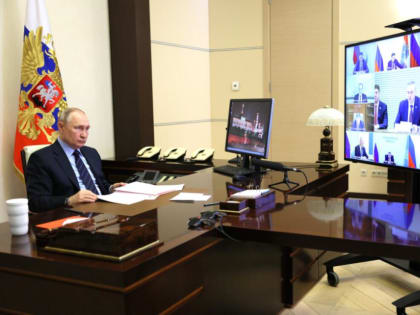 Путин предложил усилить диалог с гражданами через ЦУРы на муниципальном уровне