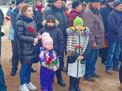 Чтобы ни один супостат не смел оскорбить нашу святую землю