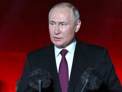 В Курске Путин вручил звезды Героев России бойцам СВО