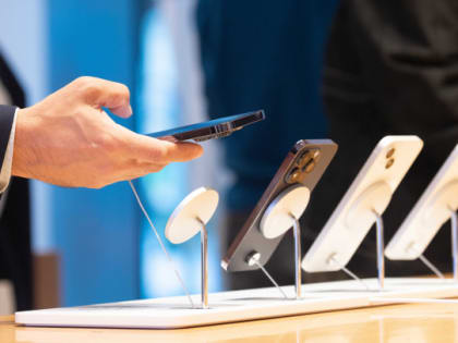 Неспортивная связь. Сотрудникам Минспорта запретят пользоваться айфонами