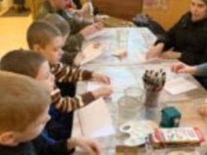 Мастер-класс по рисованию открыток для солдат в деревне Керро