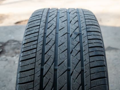 Колёса – тоже родные. Правительство Ленобласти закупает покрышек на миллион