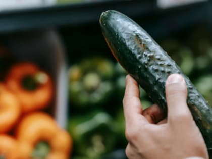 Постояв неделю, цены двинулись с места. Росстат: в стране вновь дешевеют яйца с гречей и дорожает сахар