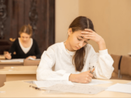 Рособрнадзор напомнил о сроках подачи заявлений для участия в ЕГЭ-2025