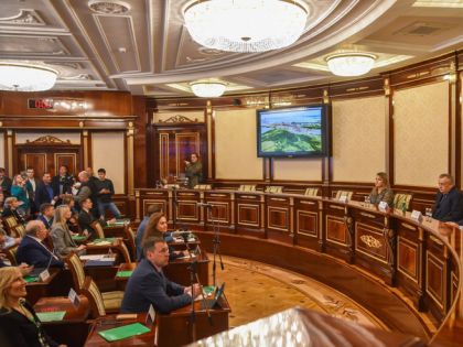 В доме правительства Ленинградской области обсудили планы по строительству глиноземного завода в Ломоносовском районе
