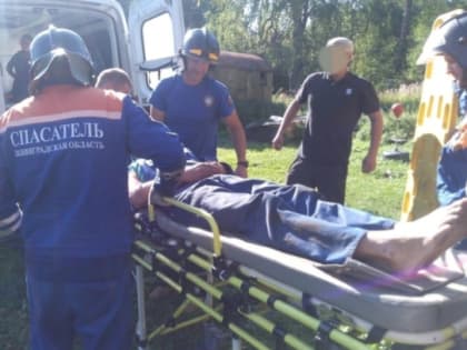 В поселке Новая Деревня на водителя спецтехники упал тяжелый груз