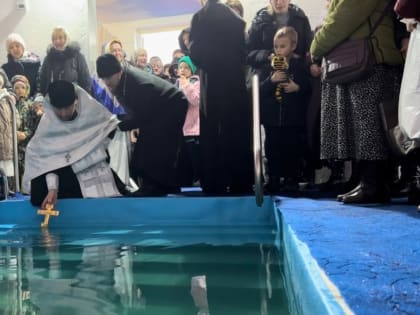 В Иоанно-Богословском храме г. Кудрово состоялись три Божественные литургии в день праздника Крещения Господня.