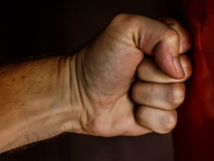 Буйный пациент напал на врача в больнице Сланцев