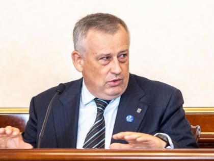 Дрозденко будет ждать звонков. Но недолго и от тех, кому повезёт