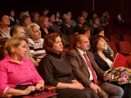 Сиверская гимназия отмечает столетний юбилей