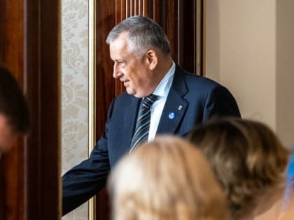 Губернатор Дрозденко ответит на звонки жителей Ленобласти с экрана телевизора