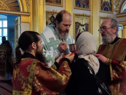 В день памяти святых мучениц Веры, Надежды, Любови и матери их Софии епископ Выборгский и Приозерский Варнава совершил Божественную литургию в Коневском Рождество-Богородичном мона