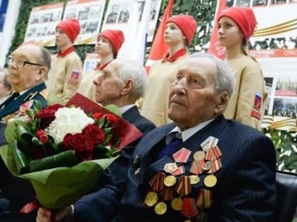 В год 80-летия полного снятия блокады Ленинграда каждый блокадник получит 50 тыс. рублей