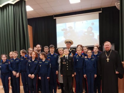 В преддверии Дня защитника отечества настоятель храма Августовской иконы Божией Матери и алтарник храма, офицер запаса, командир атомной подводной лодки, капитан первого ранга Алек