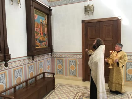 В храме св.Николая Чудотворца п.Рощино встретили праздник памяти святых Петра и Февронии, освятив их икону