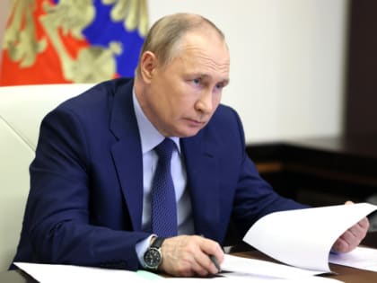 Путин обсудил с Совбезом, как укрепить стабильность внутри страны