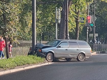 Утро в Гатчине началось с ДТП на главной городской автомагистрали