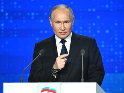 Прогулялся от Дальнего Востока до Петербурга. Путин побывал на выставке 