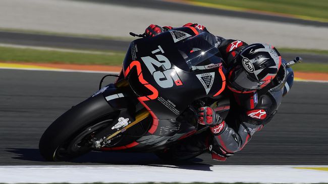 vinales Maverick Vinales melakoni tes di tim barunya Movistar Yamaha secara impresif. (AFP PHOTO / JOSE JORDAN)