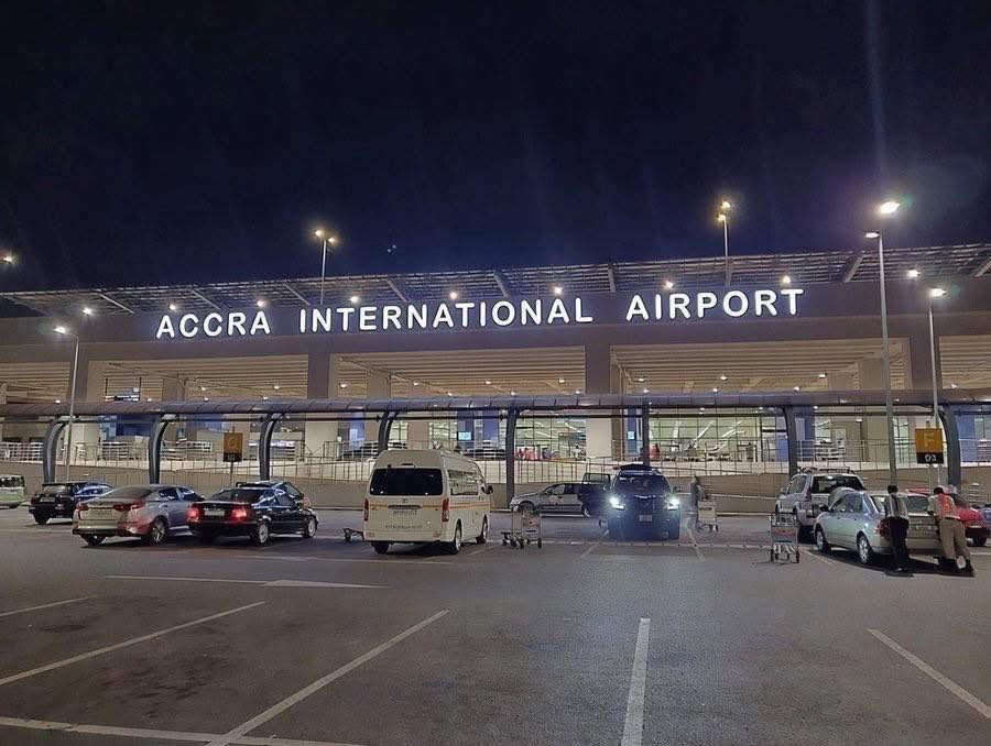 Ghana Immigration Service Transfers Officer Caught Demanding Money from Passenger on Camera