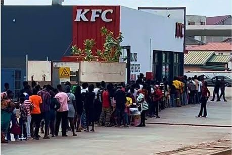 KFC's GH¢15 Anniversary Deal Sparks Chaotic Scenes at Ghanaian Outlets