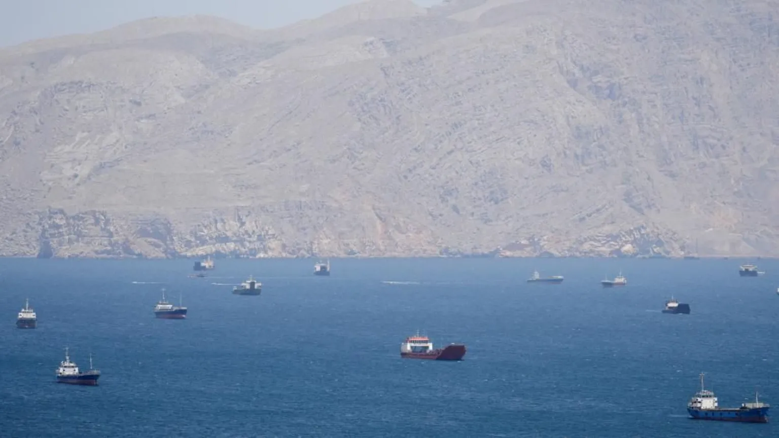 Shipping Through Strait of Hormuz Grinds to Near-Halt Amid US-Iran Tensions