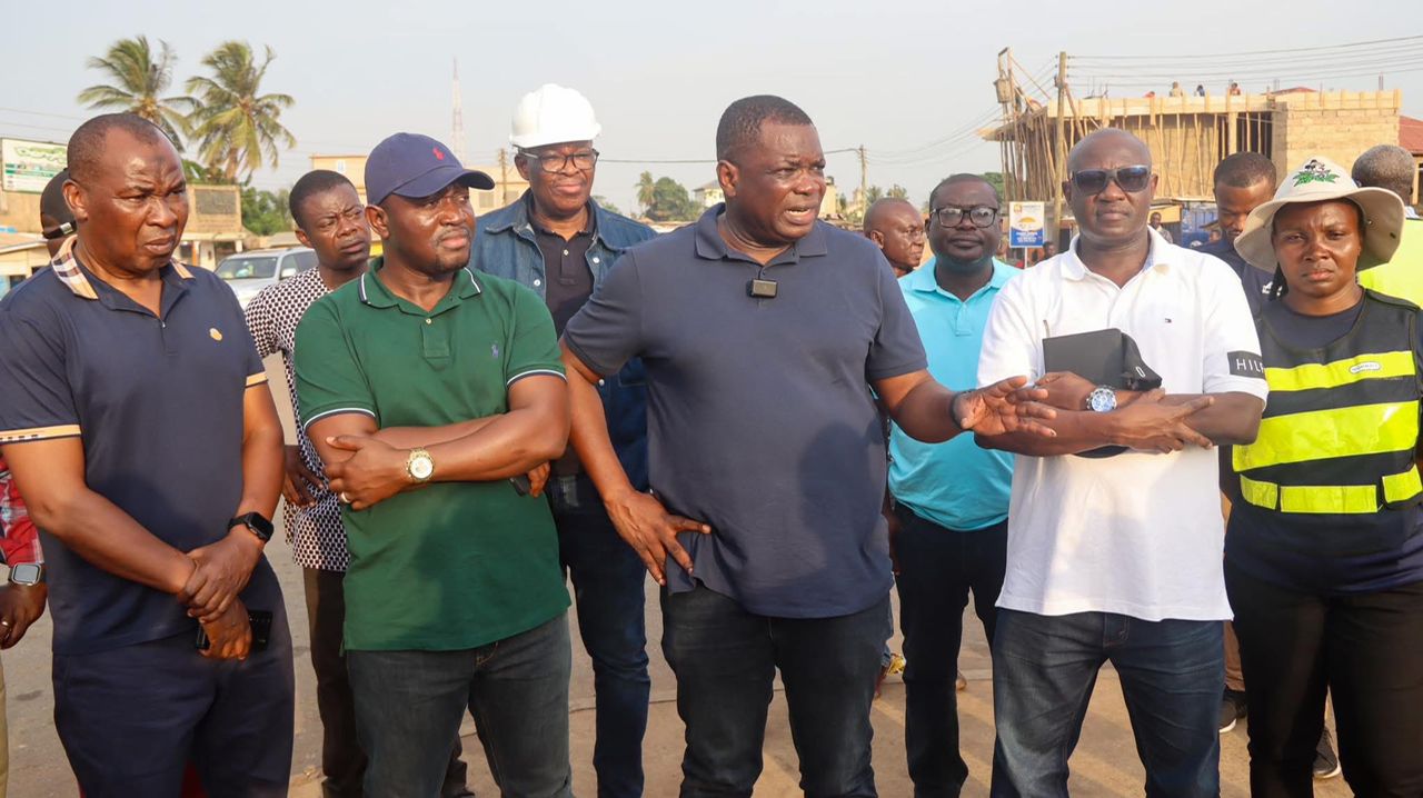 Minister Orders Contractors to Keep Workflows Intact During Official Site Visits