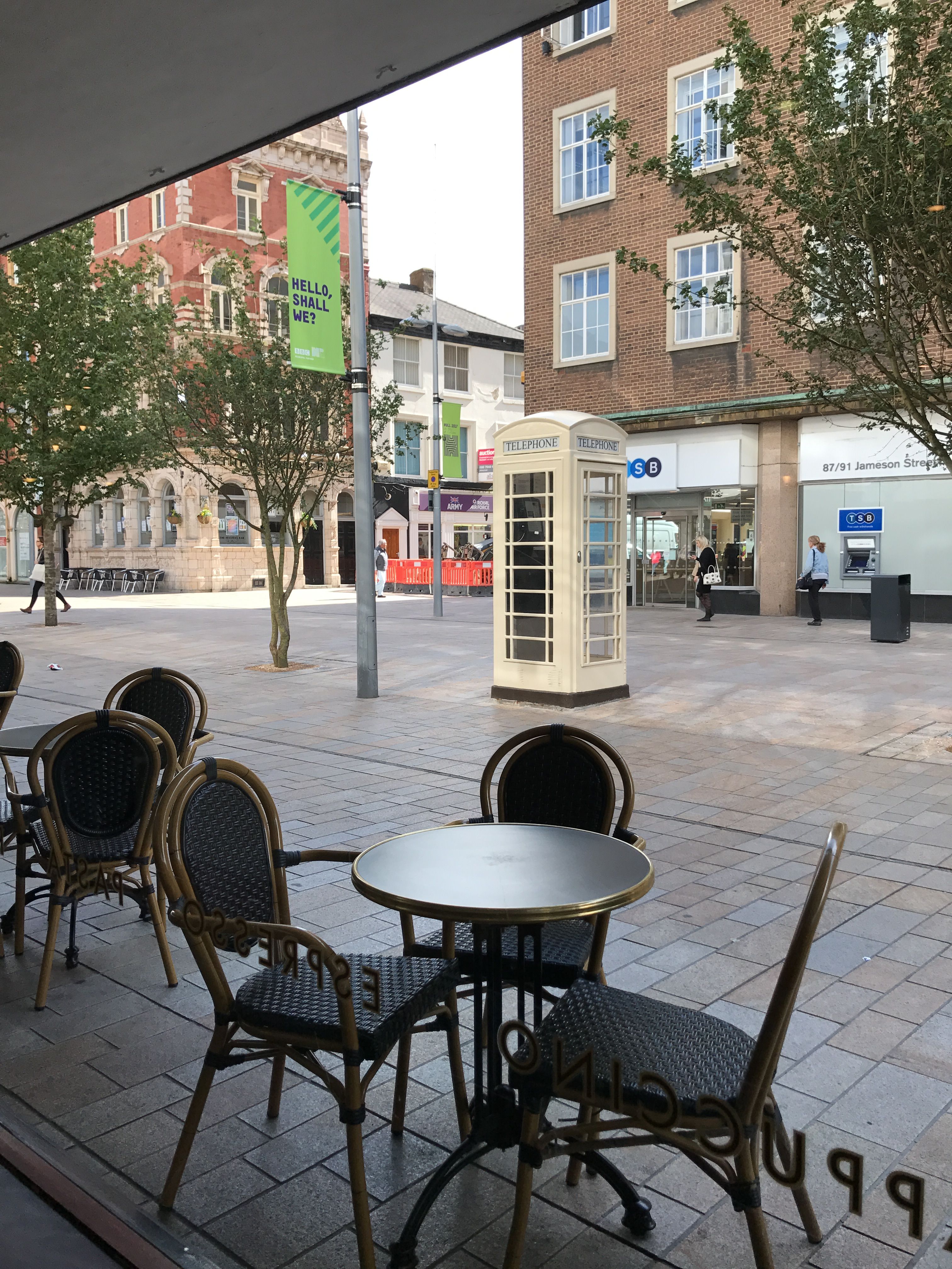 Ideal location of a people watching venue - good view of thoroughfares