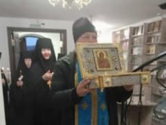Великая святыня доставлена в Краснояр в годовщину освящения храма