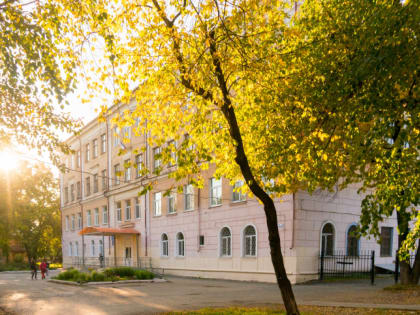 Сносить нельзя, ремонтировать! В Березовском решили судьбу старейшей школы