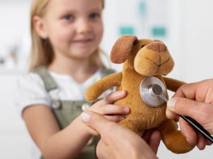 Свердловский минздрав разъяснил, когда родители могут бесплатно находиться с детьми в стационаре во время лечения