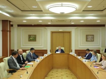 Руслан Садыков представил депутатам инициативу Евгения Куйвашева по введению мер дополнительного стимулирования развития материально-технической базы СПО